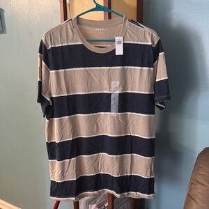 Old Navy Men's T-Shirt - Navy and Beige Stripes